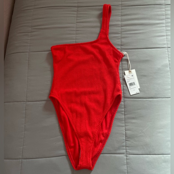 NWT Good American Always Fits One Shoulder Textured One Piece Swimsuit - Picture 4 of 13
